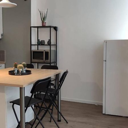 Logement 5 Personnes Proche Cv Et Parking Prive Apartment Saint-Etienne  Luaran gambar