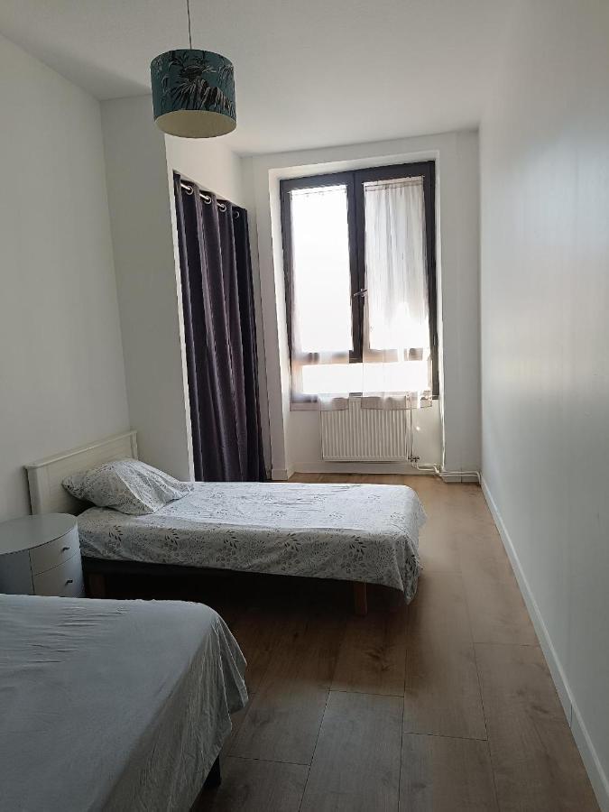 Logement 5 Personnes Proche Cv Et Parking Prive Apartment Saint-Etienne  Luaran gambar